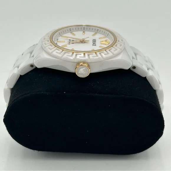 Versace White and Gold DV One Women’s Watch - Picture 3 of 10